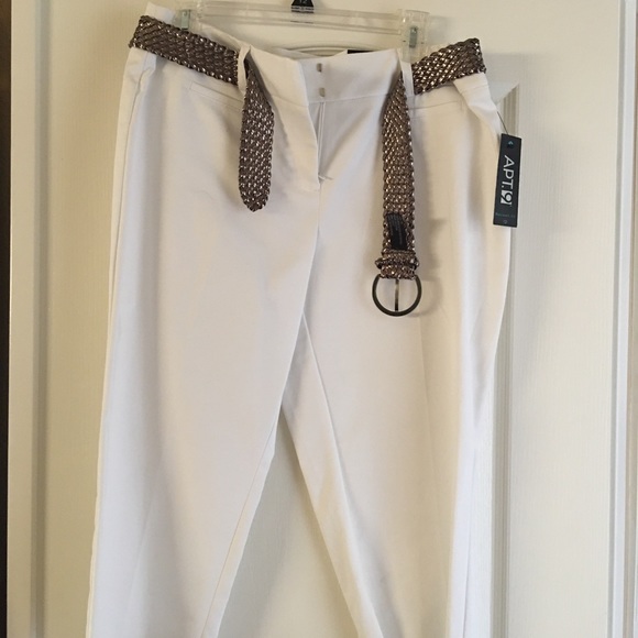 NWT Women’s Capris - Picture 5 of 16